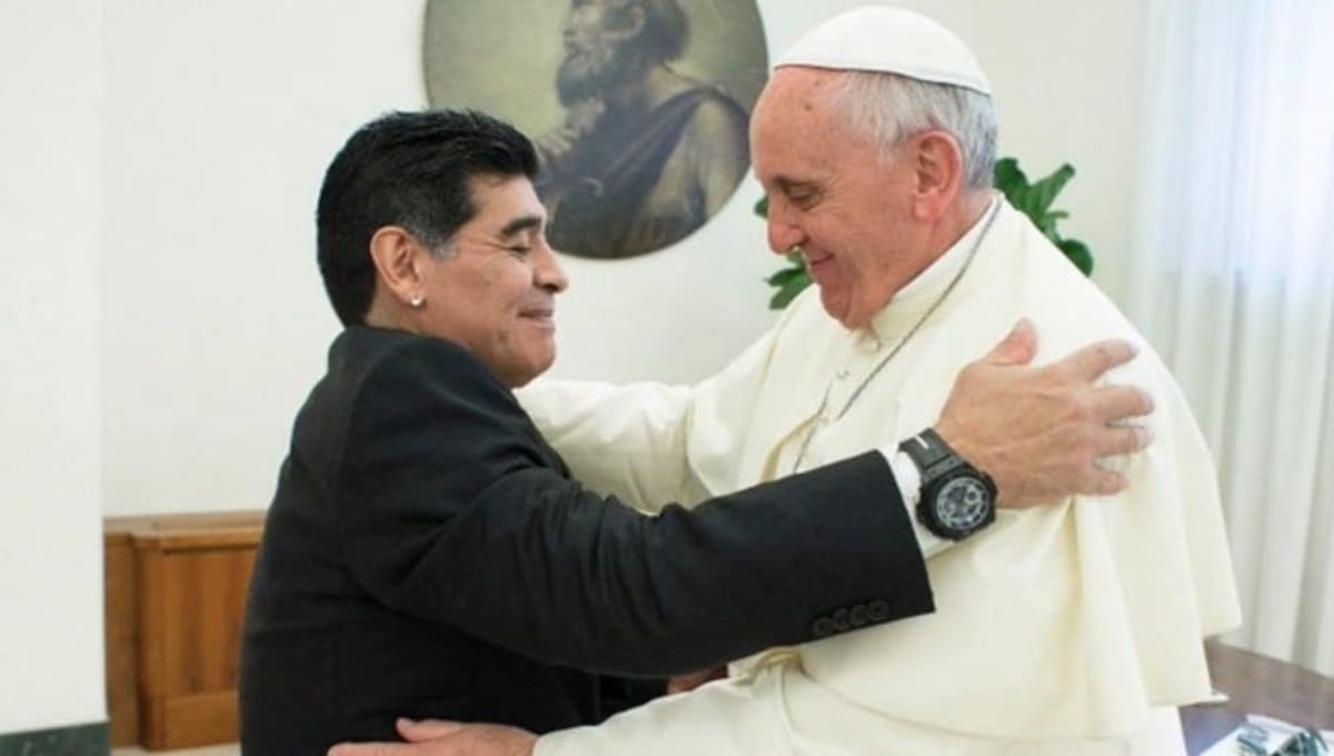El papa Francisco envió un rosario bendecido a la familia de Maradona 1 15 1 1