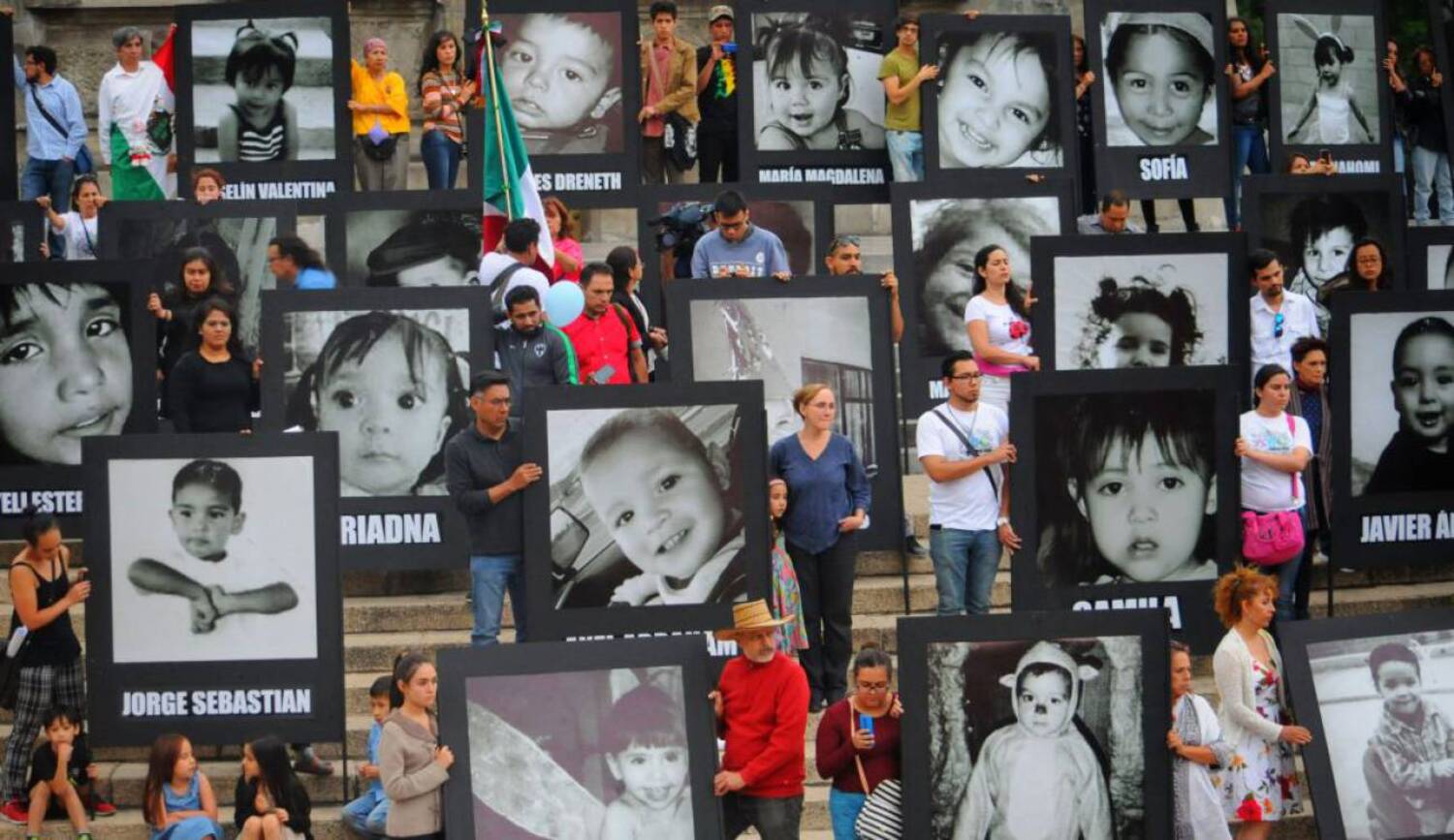 Detienen a exfuncionario relacionado con el incendio en la Guardería ABC 1 AMLO otorga pensión vitalicia a padres de víctimas del incendio en la Guardería ABC
