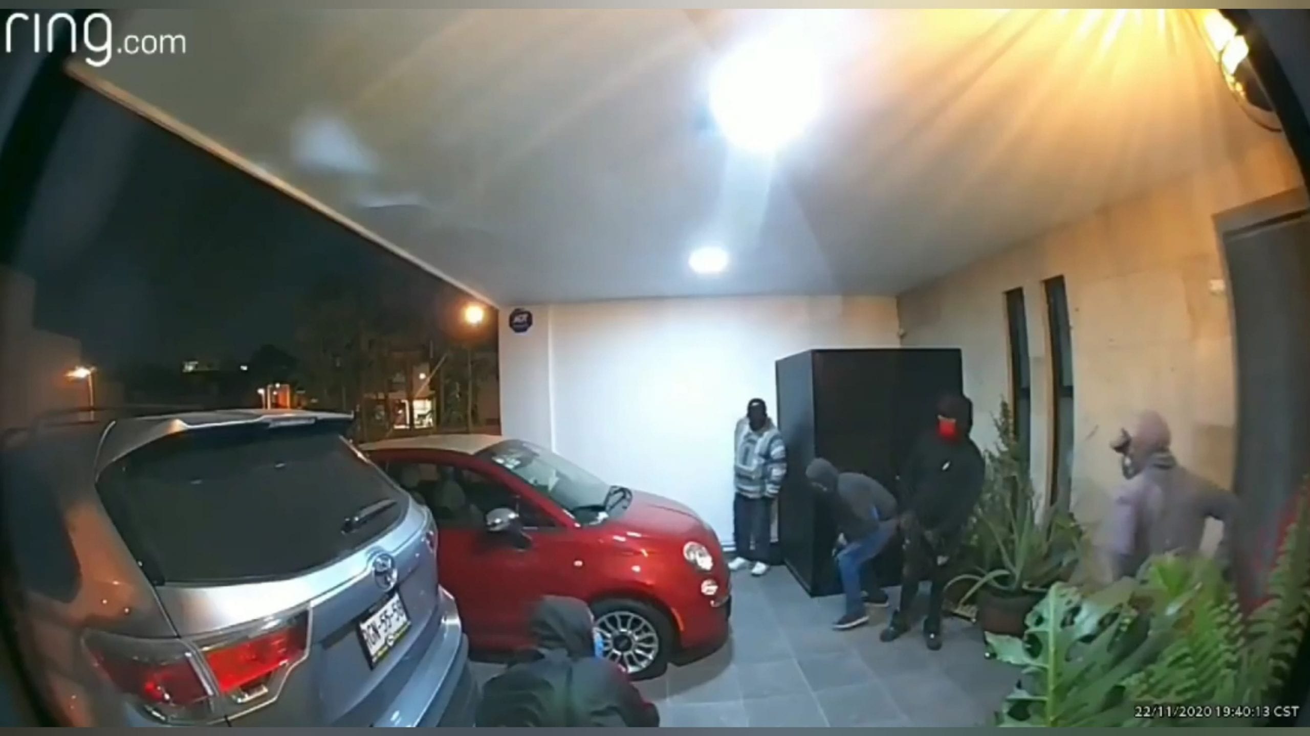 Seis sujetos se meten a robar a una casa en Puebla y uno es detenido 1 InShot 20201122 214246358 scaled 1