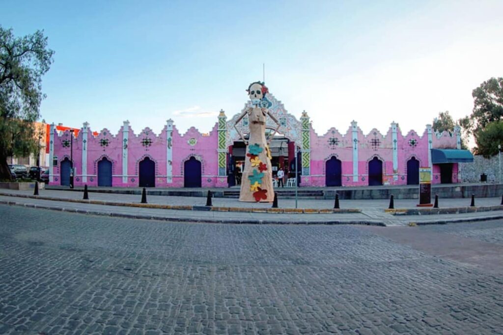 MERCADO EL ALTO CON CARTRINA