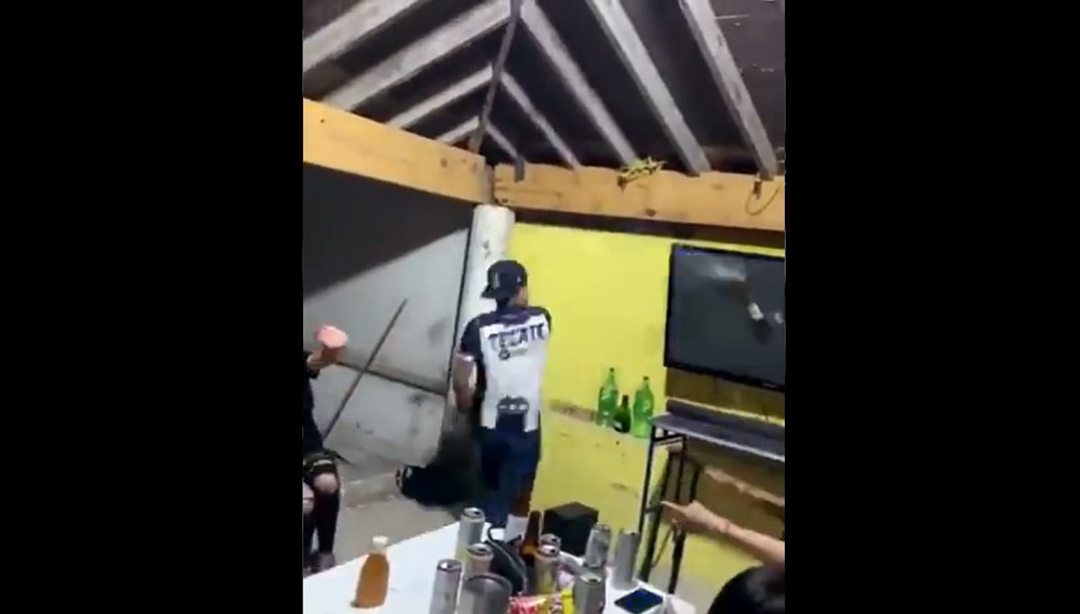 VIDEO: Aficionado de Monterrey rompe su tele después de que perdieron ante el Puebla 1 Monterrey