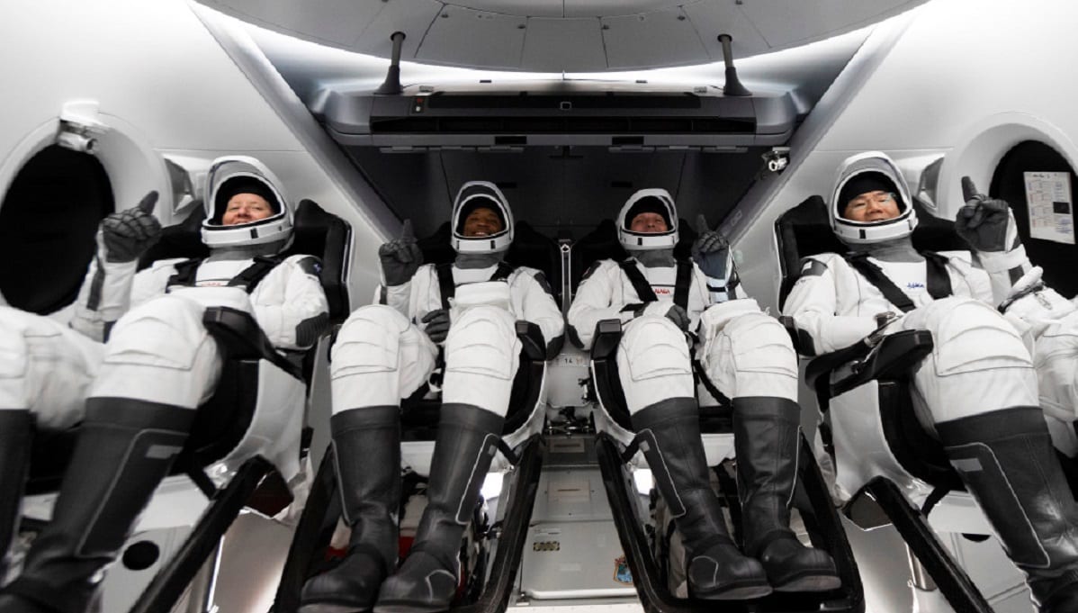 VIDEO: Cuatro astronautas inician estadía de seis meses en estación espacial 1 SpaceX astronautas 1711