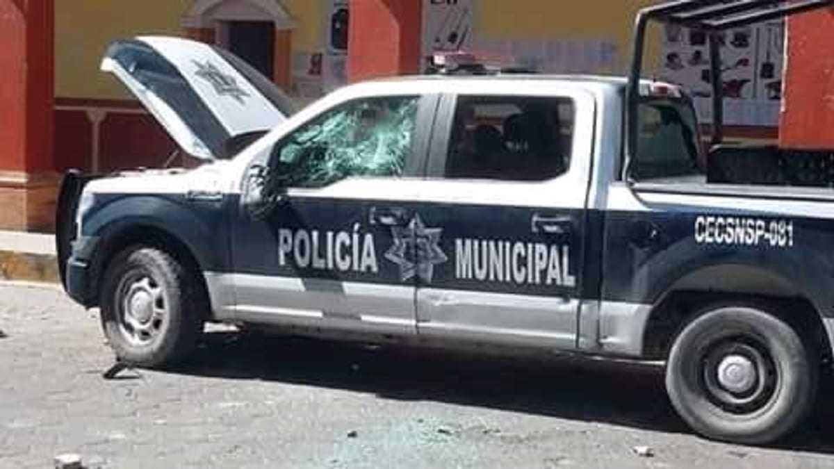 En intento de linchamiento en Altepexi, pobladores arrojan ácido a mujer policía 2 WhatsApp Image 2020 11 23 at 5.57.37 PM