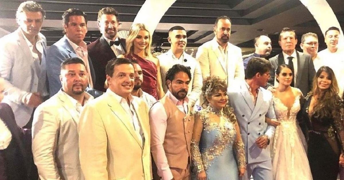 Roberto Palazuelos, Julio César Chávez y más celebridades asisten a boda masiva en Cancún 1 boda quintana roo odalis gomez 1110x581 1