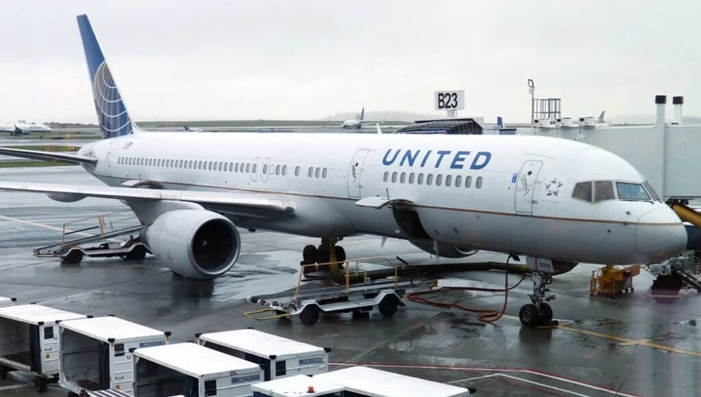 coronavirus united airlines ap 1