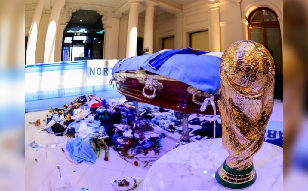 el funeral de maradona en 1