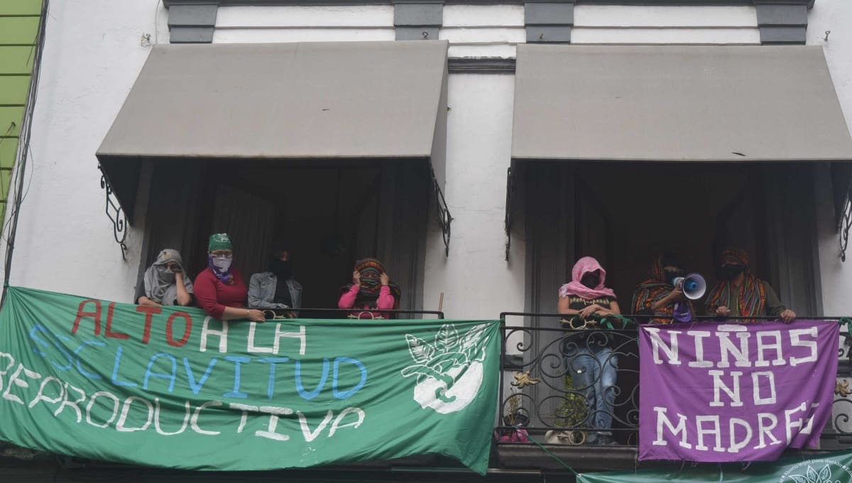 Feministas piden al Congreso acelerar la despenalización del aborto y no llegar a abril 1 feministas Congreso 1