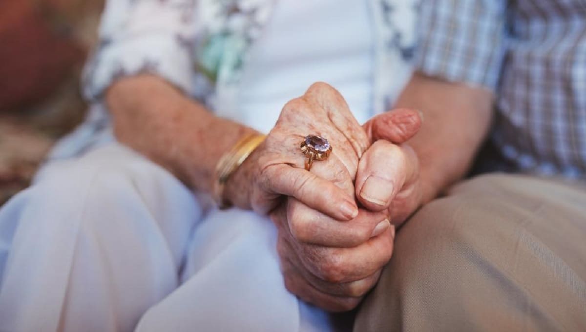 Matrimonio de 82 y 83 años muere de COVID-19 con una hora de diferencia 1 img druiz 20190206 155024 imagenes lv otras fuentes istock 547513026 k5VF U46261424466F8 992x558LaVanguardia Web