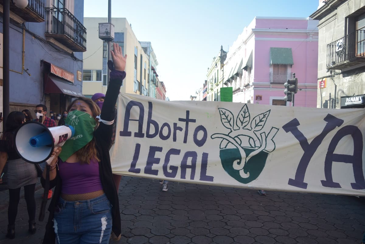 Feministas buscarán que aborto se discuta antes de abril 1 marcha feminista Puebla 4