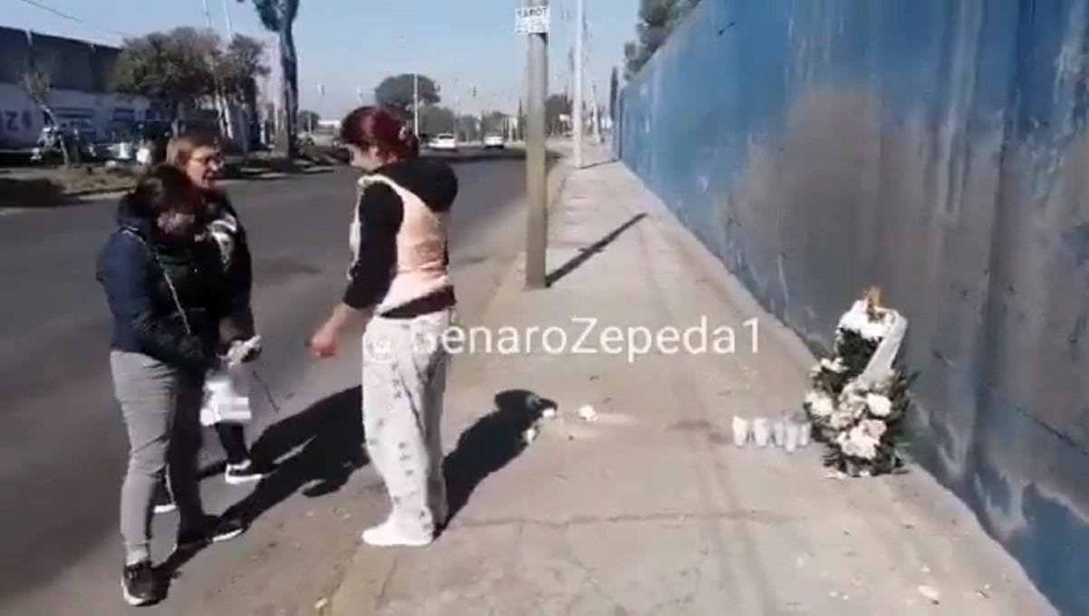 Colocan altar para exigir justicia por las tres mujeres que murieron durante choque del funcionario de Coronango 1 rapero fallecio tiroteo estacionamiento foto 3
