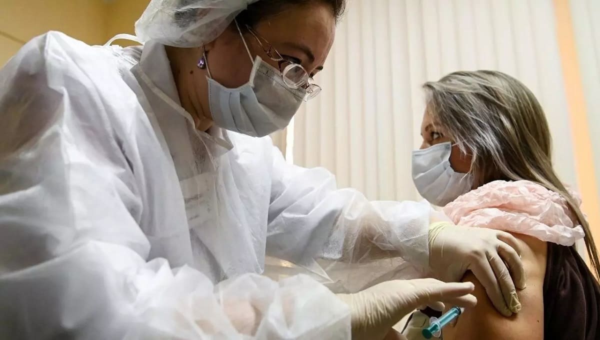 Más de 150 mil personas han sido vacunadas contra el COVID-19 en Rusia 1 Rusia 1