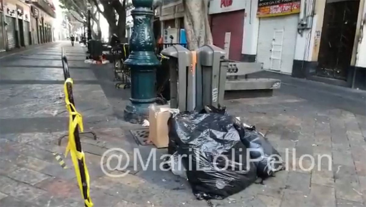 VIDEO: Ambulantes dejan lleno de basura el Centro de Puebla 1 basura ambulantes