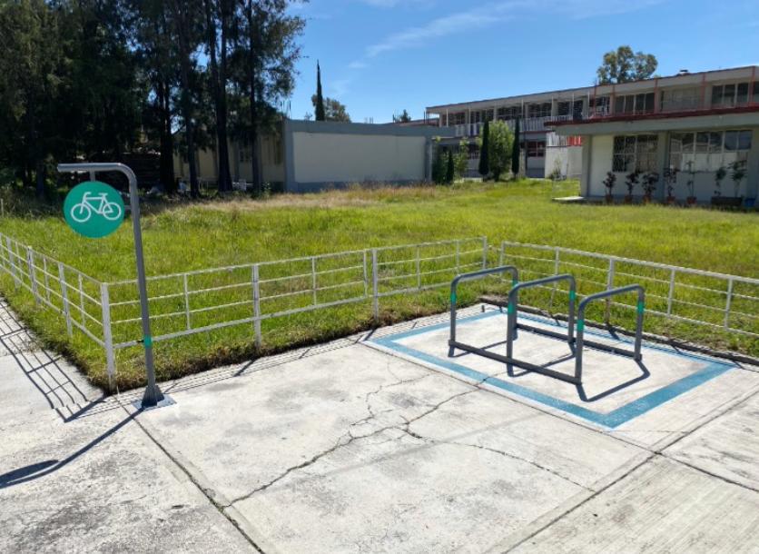 Secretaría de Movilidad estatal instala 15 biciestacionamientos en escuelas públicas de Puebla 7 biciestacionamientos