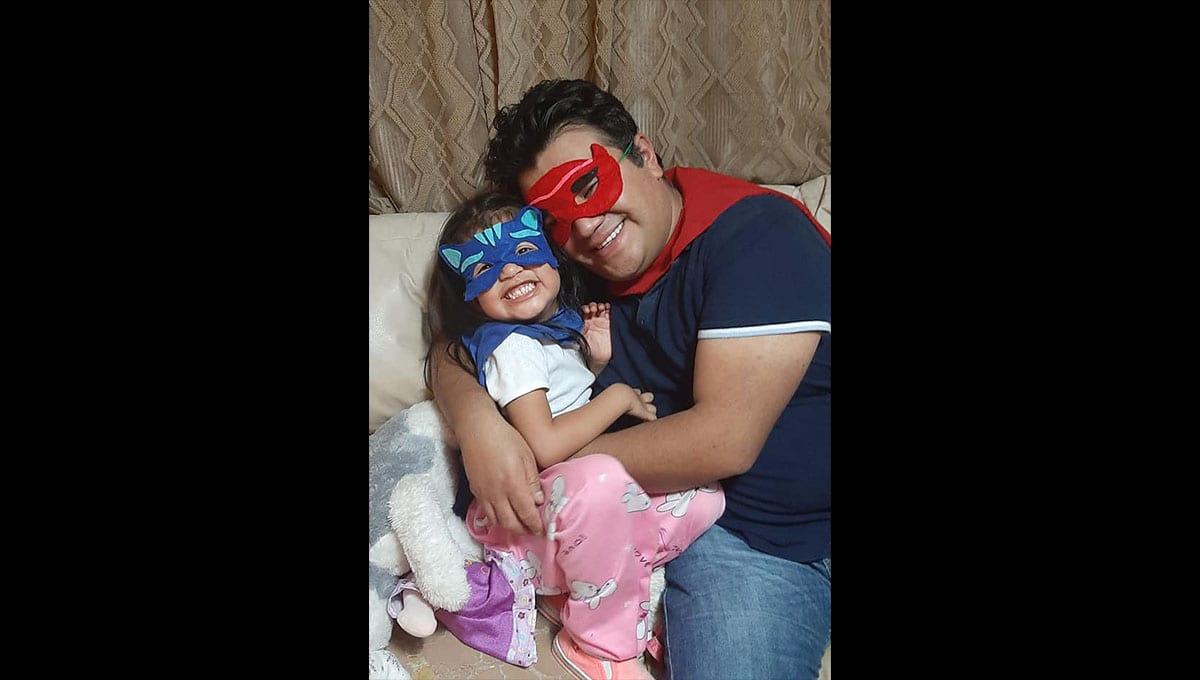 “Lo trataron como leproso”; corren a camillero del IMSS de su hogar por tener COVID 1 camillero