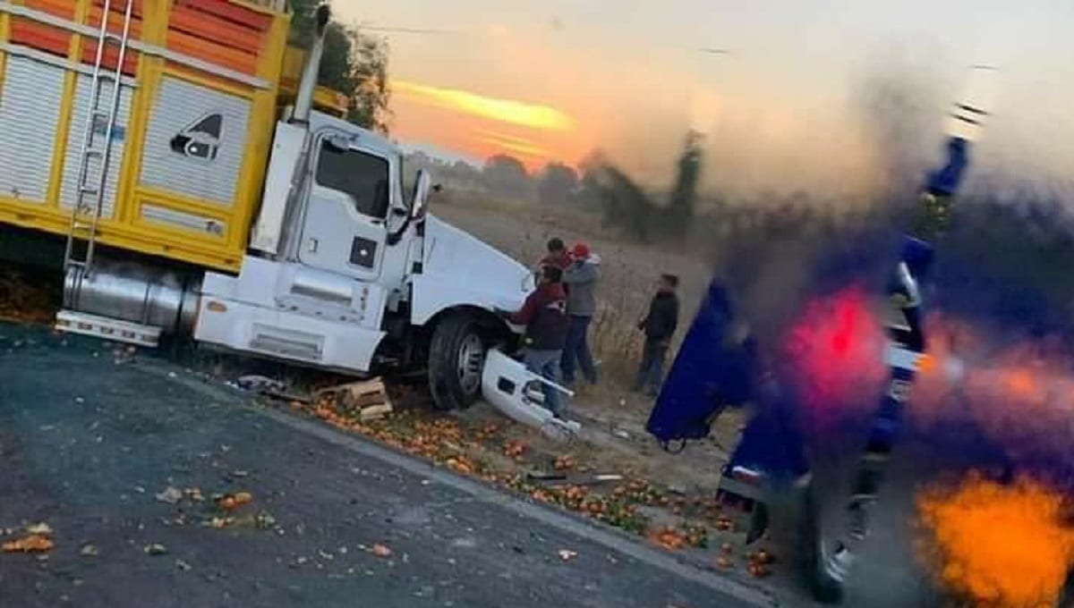 Choque entre camiones de carga en Acatzingo deja cuatro lesionados 4 choque