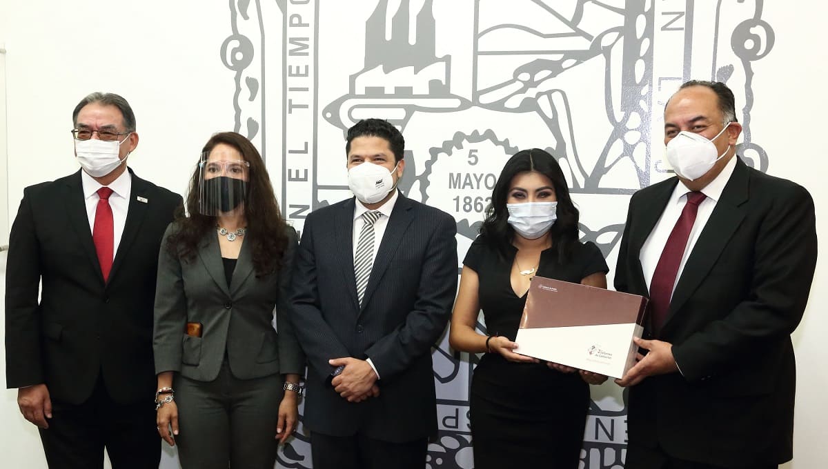 Tiene Puebla un gobierno democrático: MBH; entrega su Segundo Informe al Congreso Del Estado 1 entrega barbosa 2do informe 1
