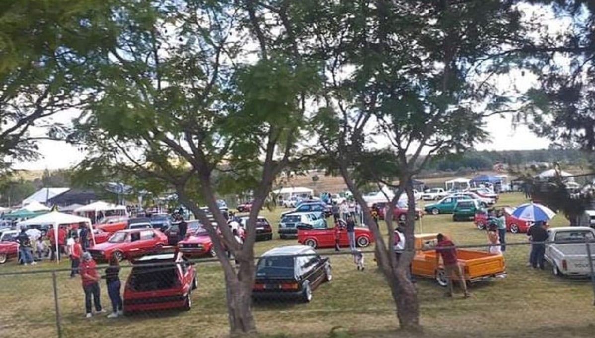Pese a COVID-19, realizan exposición de vehículos en San Baltazar Tetela 1 evento