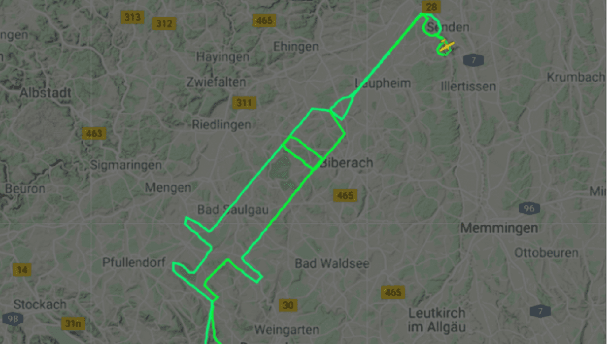 VIDEO: Piloto dibuja jeringa en el cielo para recordar el inicio de la vacunación contra el COVID-19 en Europa 1 geringa