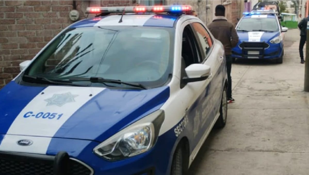 Adolescente de 17 años asesina a sus dos hermanas y ataca a su madre en el Edomex 1 patrullas