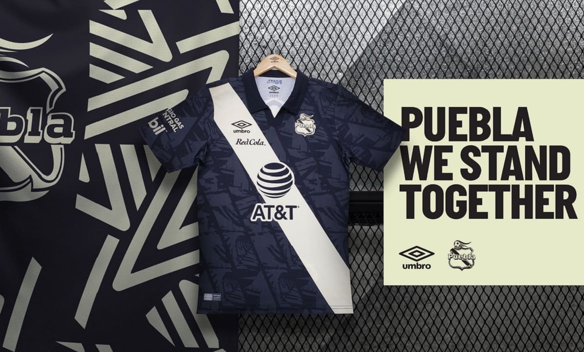 Que elegancia la de Francia: Umbro lanza el nuevo uniforme de gala del Puebla 1 Uniforme Puebla Gala
