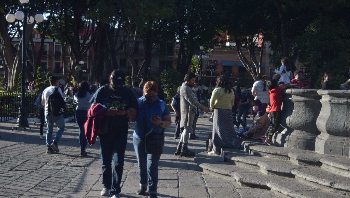 Puebla pasa a semáforo amarillo por baja en casos COVID 3 zocalo puebla covid2 1
