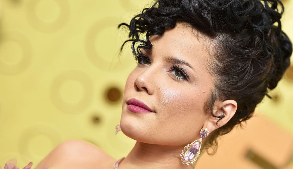 Halsey anuncia su embarazo y las redes enloquecen 1 Halsey 1
