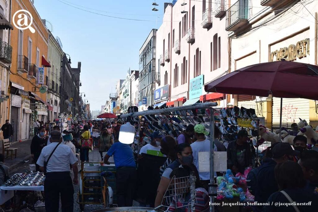 FOTOS/VIDEO Así se desbordan los Reyes Magos y ambulantes en el Centro de Puebla 15 ambulantes centro4