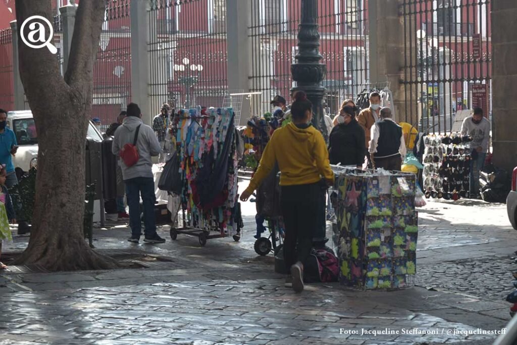 FOTOS/VIDEO Así se desbordan los Reyes Magos y ambulantes en el Centro de Puebla 12 ambulantes centro7