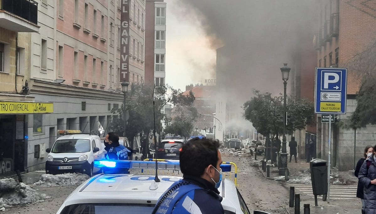 VIDEO: Al menos dos muertos, deja explosión en un edificio del centro de Madrid 1