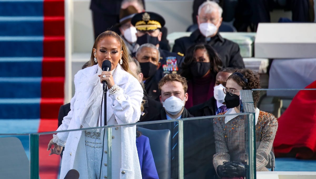 VIDEO: JLo pronuncia el juramento a la bandera estadounidense en español en el Capitolio 1 jennifer