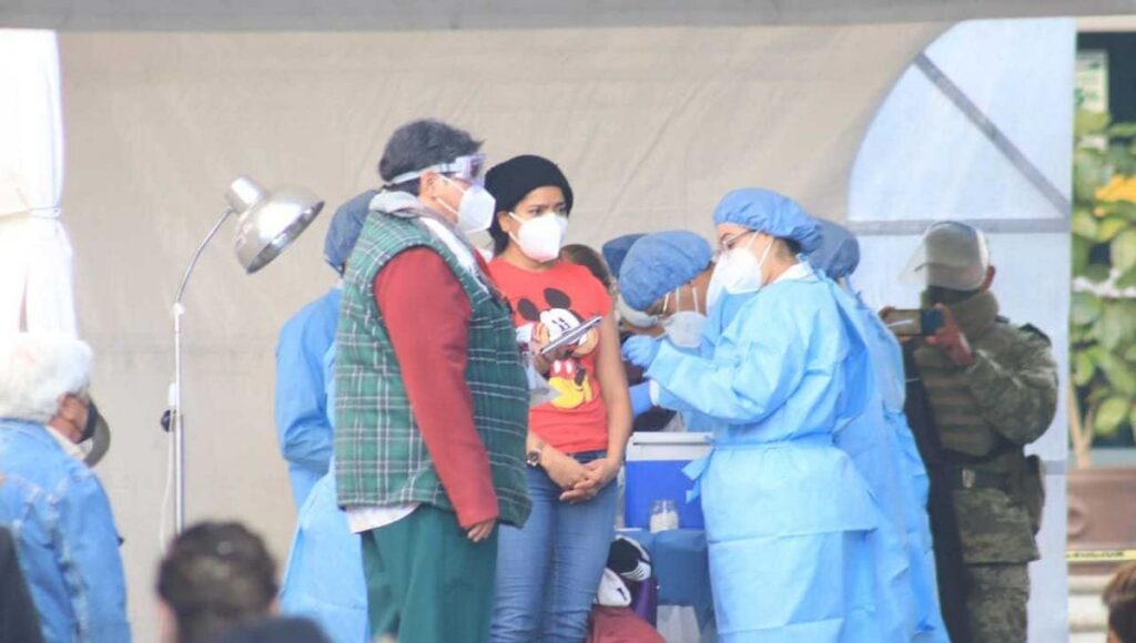 VIDEO: Inicia vacunación contra COVID-19 al personal de salud en Puebla 3 vacunacion puebla2 1