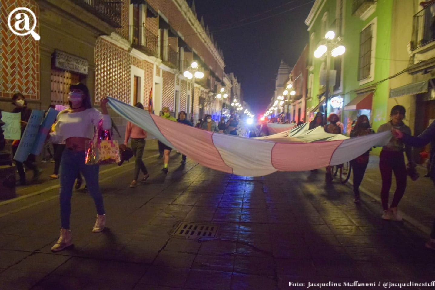 Para exigir aprobación de Ley Agnes, activistas montan plantón en el Congreso de Puebla 6 InShot 20210212 210113663