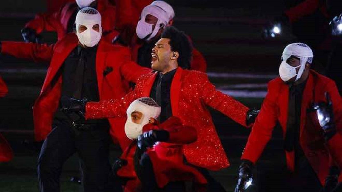VIDEOS: Así fue el show de The Weeknd en el medio tiempo del Super Bowl 1 The Weekns
