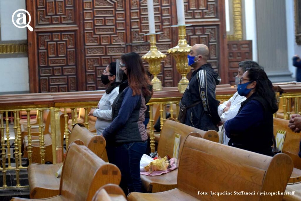 FOTOS: Pese a COVID-19, poblanos acuden a bendecir a Niños Dios 9 candelaria3