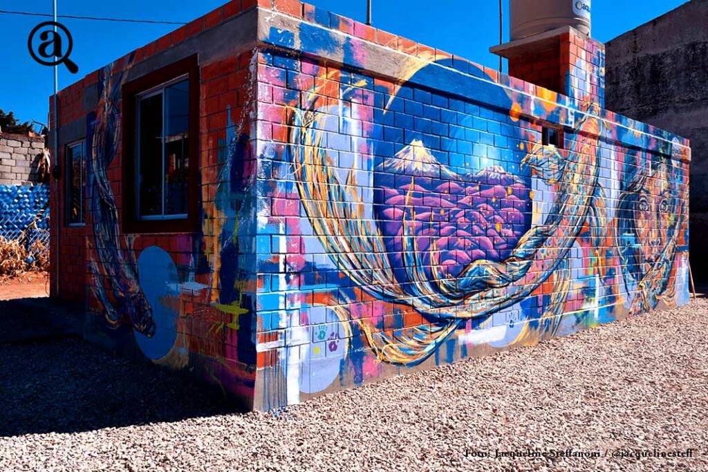 Muralista poblana pinta casa entregada por subsecretario de Vivienda de Puebla 7 casa4