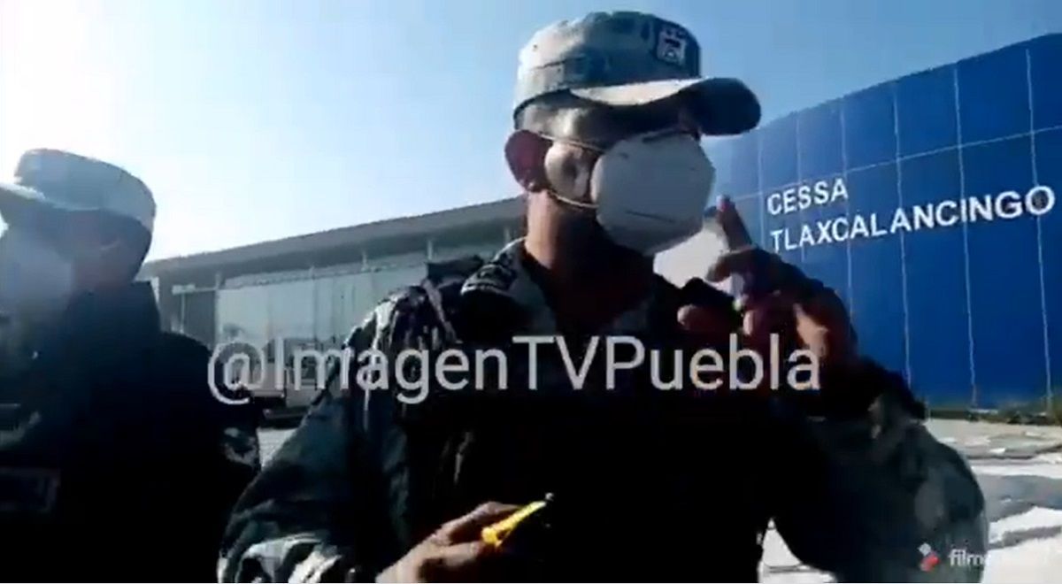 VIDEO: Desmantelan carpa de vacunación en el CESSA de Tlaxcalancingo; GN retira a adultos mayores 2 cessa 2