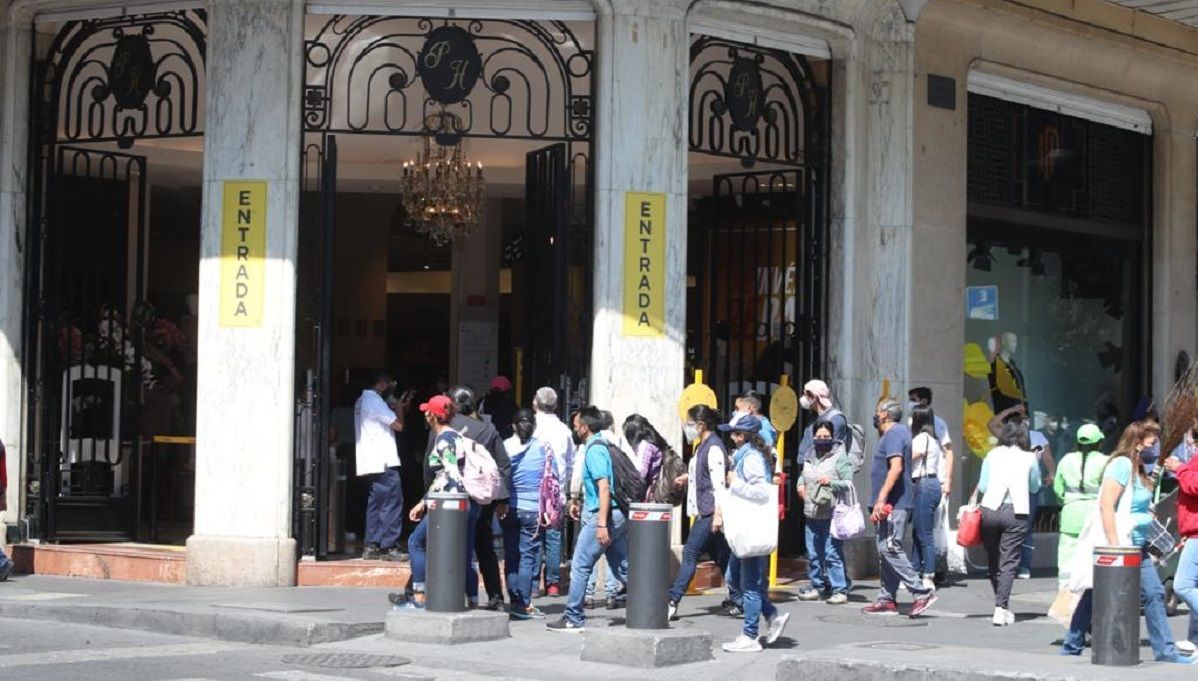 ¡No aprendimos nada! Compradores se aglomeran en centros comerciales de la CDMX (FOTOS) 1 compradores