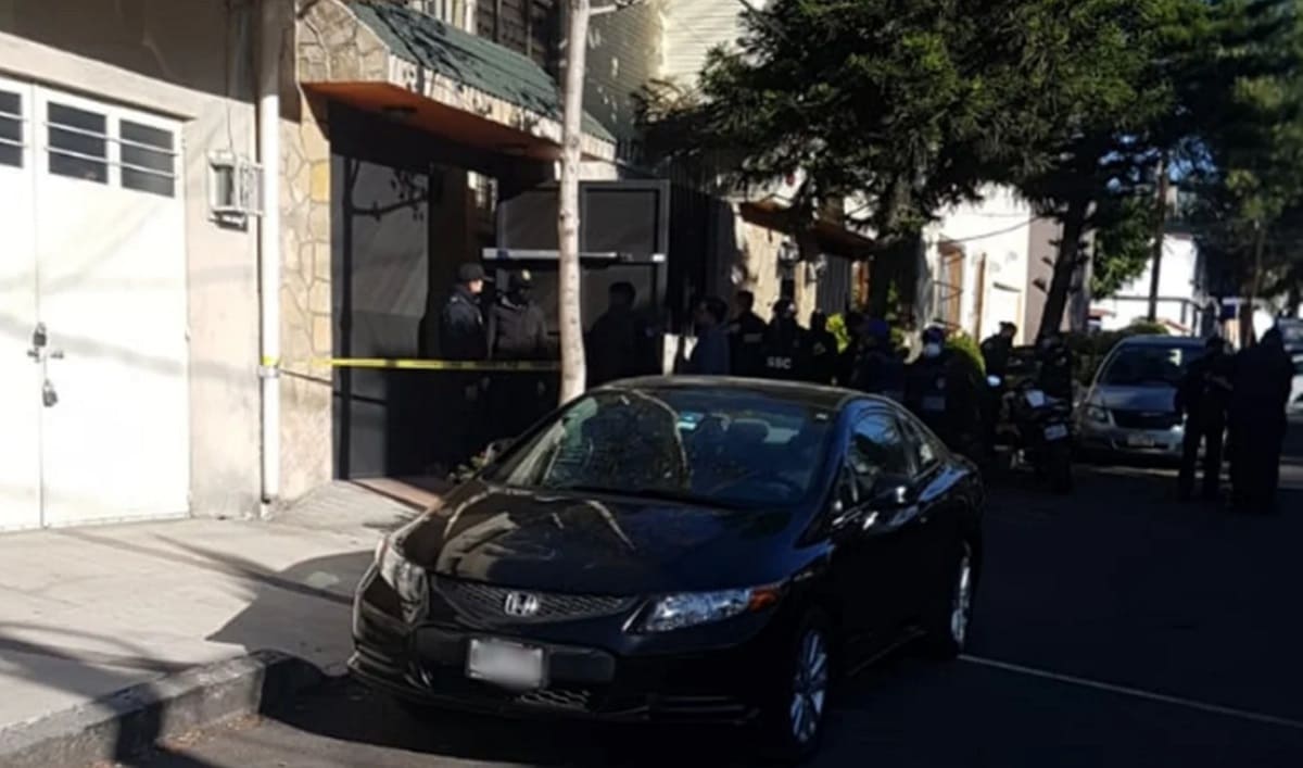Se enfrenta a balazos con ladrones y mata a uno de ellos en la CDMX 2 delincuencia 1