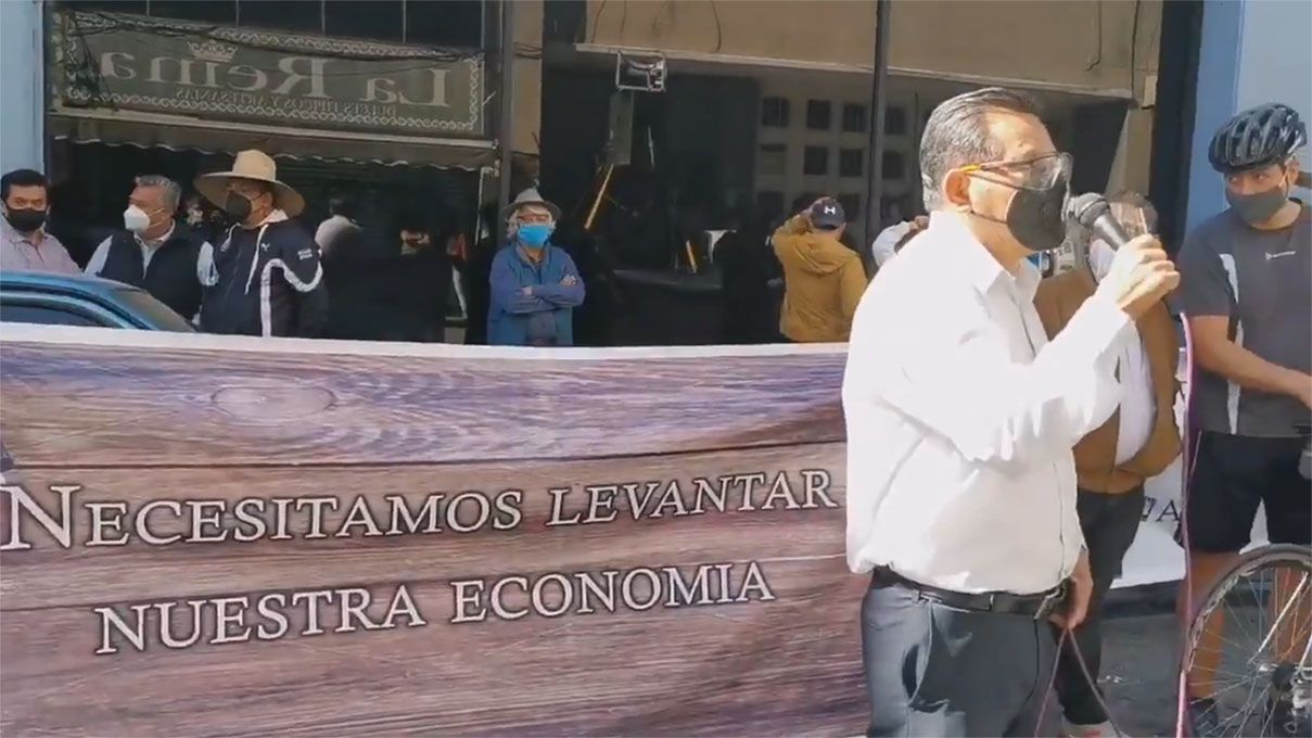Fotógrafos se manifiestan por falta de apoyos del Ayuntamiento de Puebla 1 manifestacion fotografos
