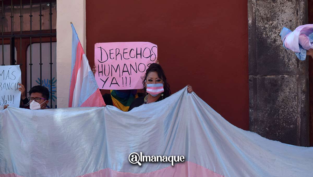Personas trans se manifiestan afuera del Congreso de Puebla para exigir aprobación de la #LeyAgnes 7 portada ley agnes congreso