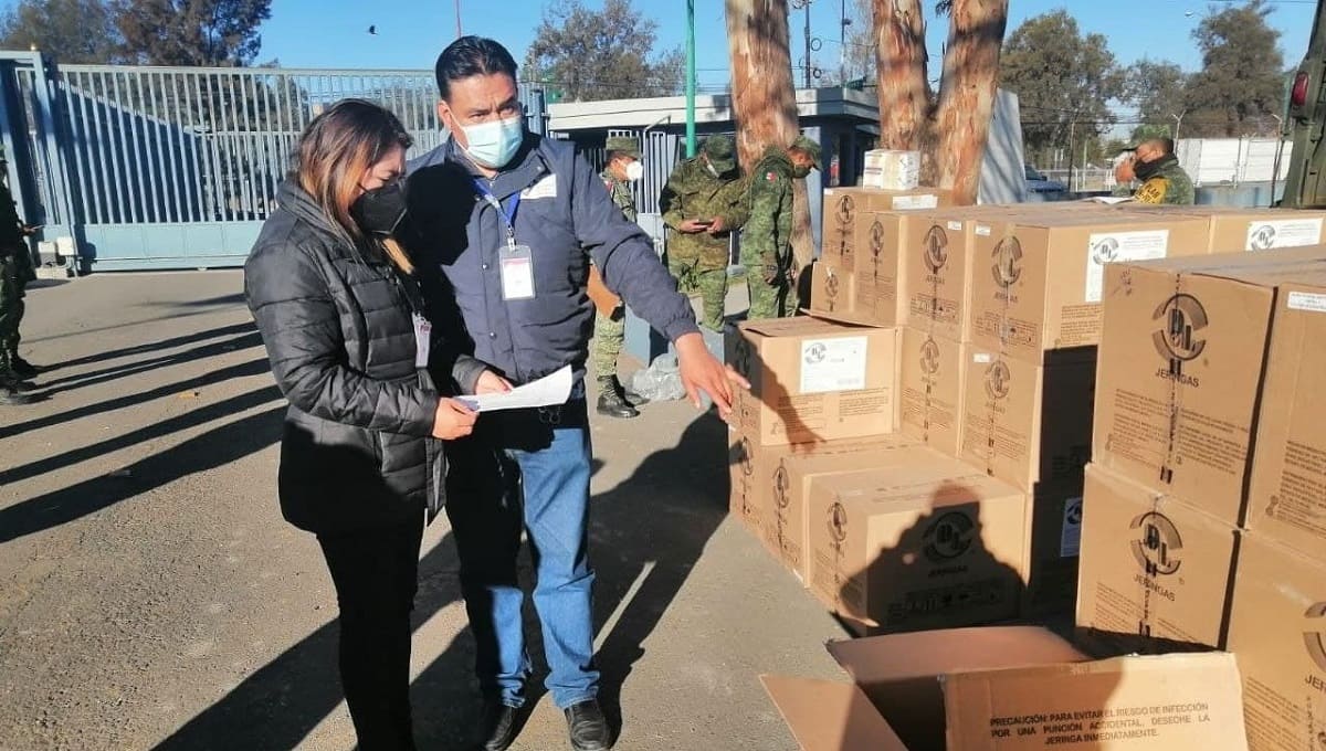 Llega a Puebla primer convoy de vacunas para adultos mayores de la Mixteca y la Sierra Negra 2 vacuna 2