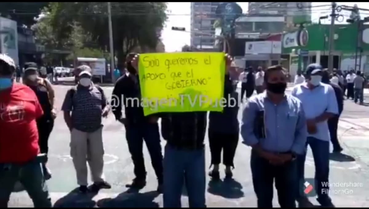 Meseros de Puebla exigen entrega de apoyos económicos 1 161040943 153185536569619 2343464332613412047 n 1