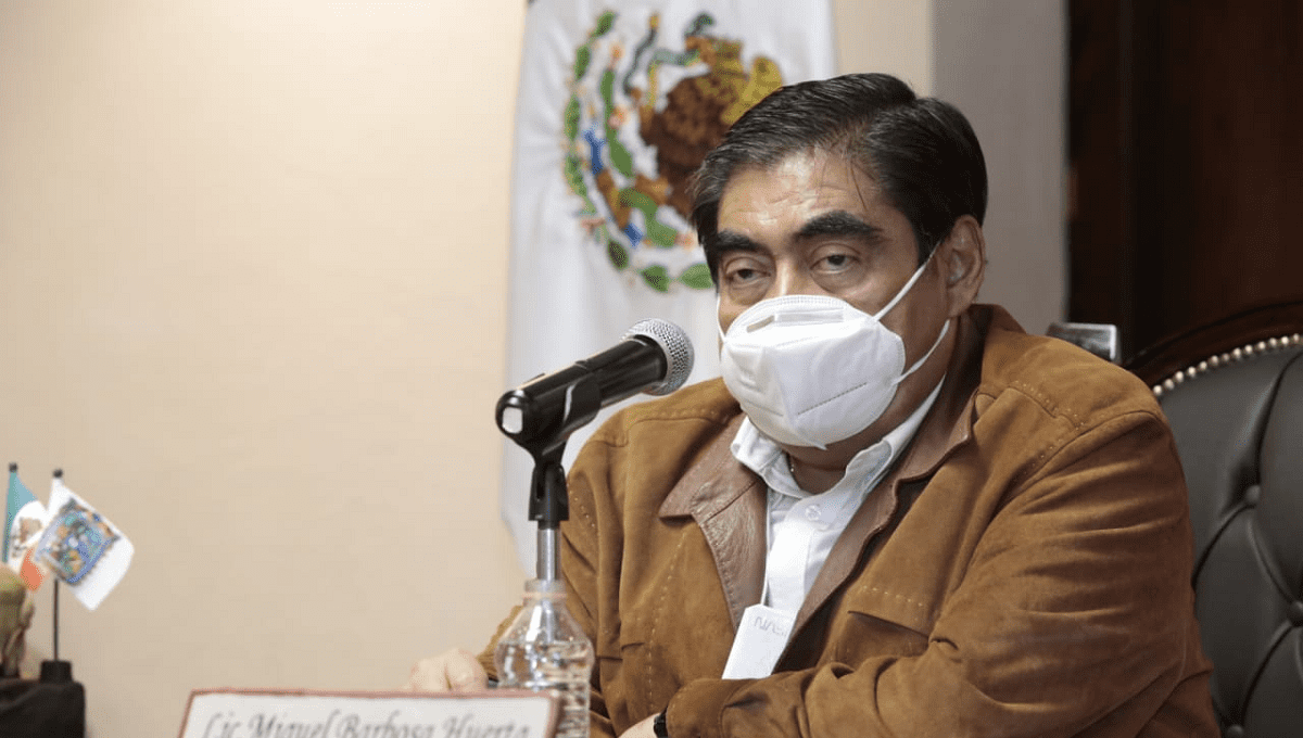 Barbosa Huerta lamenta el fallecimiento del edil de Soltepec, Leobardo Aguilar Flores. 3 Barbosa vacunacion puebla 1