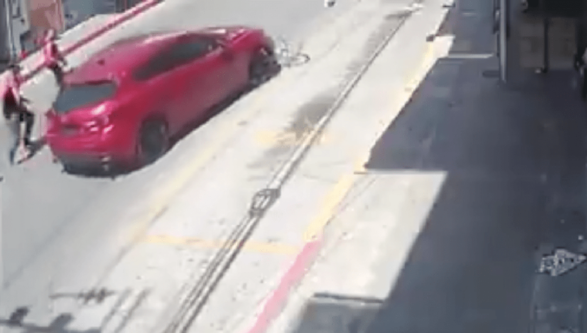 WTF! Atropellan a ciclista, lo multan y le piden que pague los daños del auto (VIDEO) 2 Hidalgo