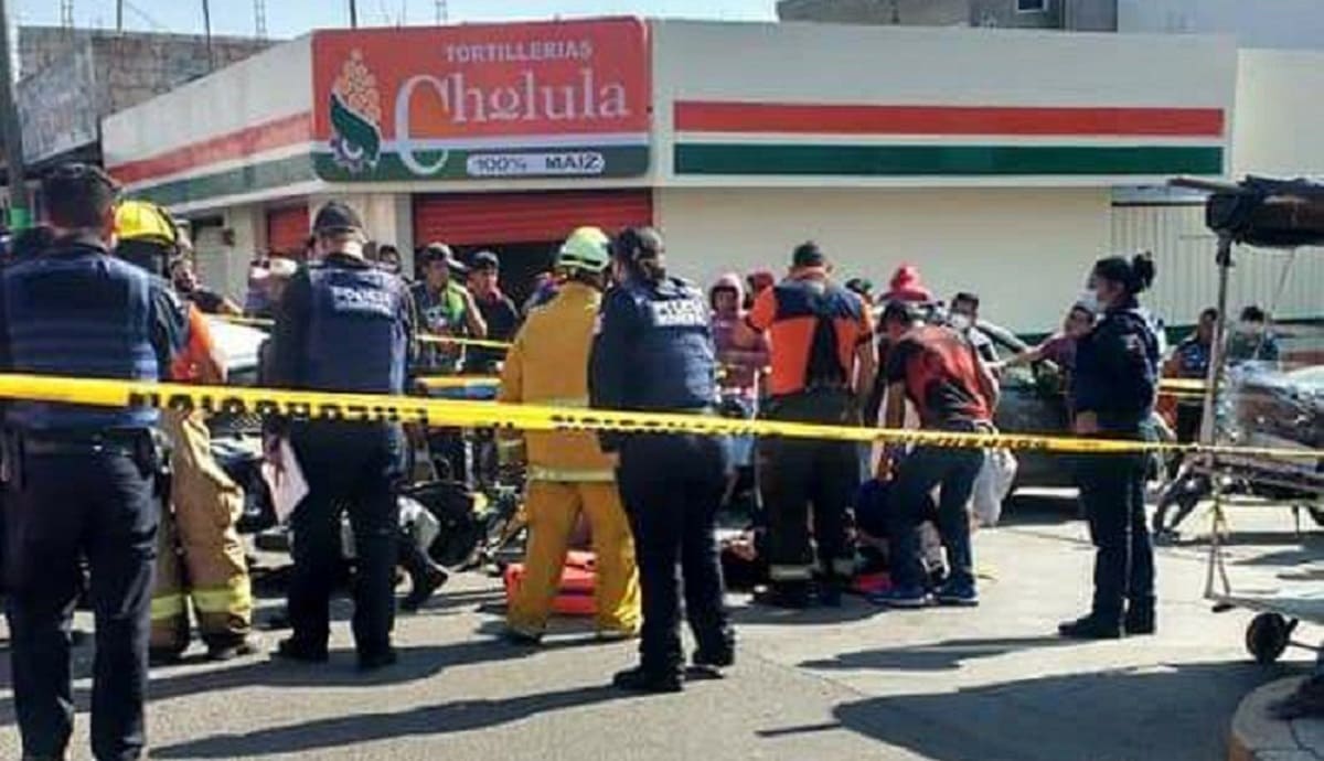 Madre e hija son embestidas por patrulla municipal 4 accidente.