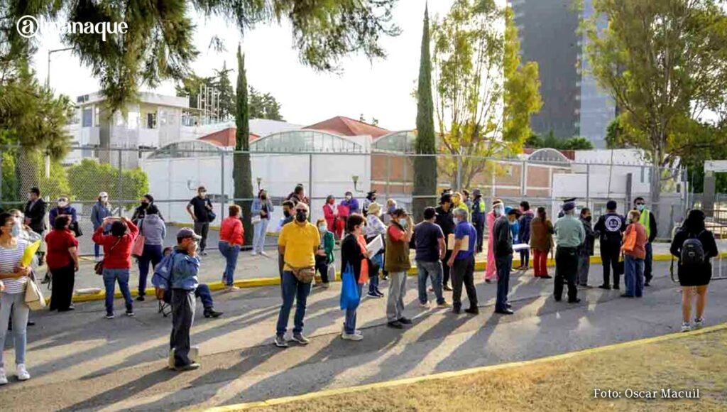 centro convenciones BUAP vacuna covid12