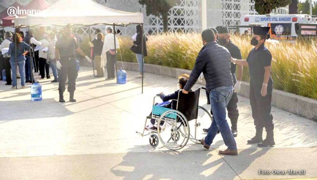 centro convenciones BUAP vacuna covid8