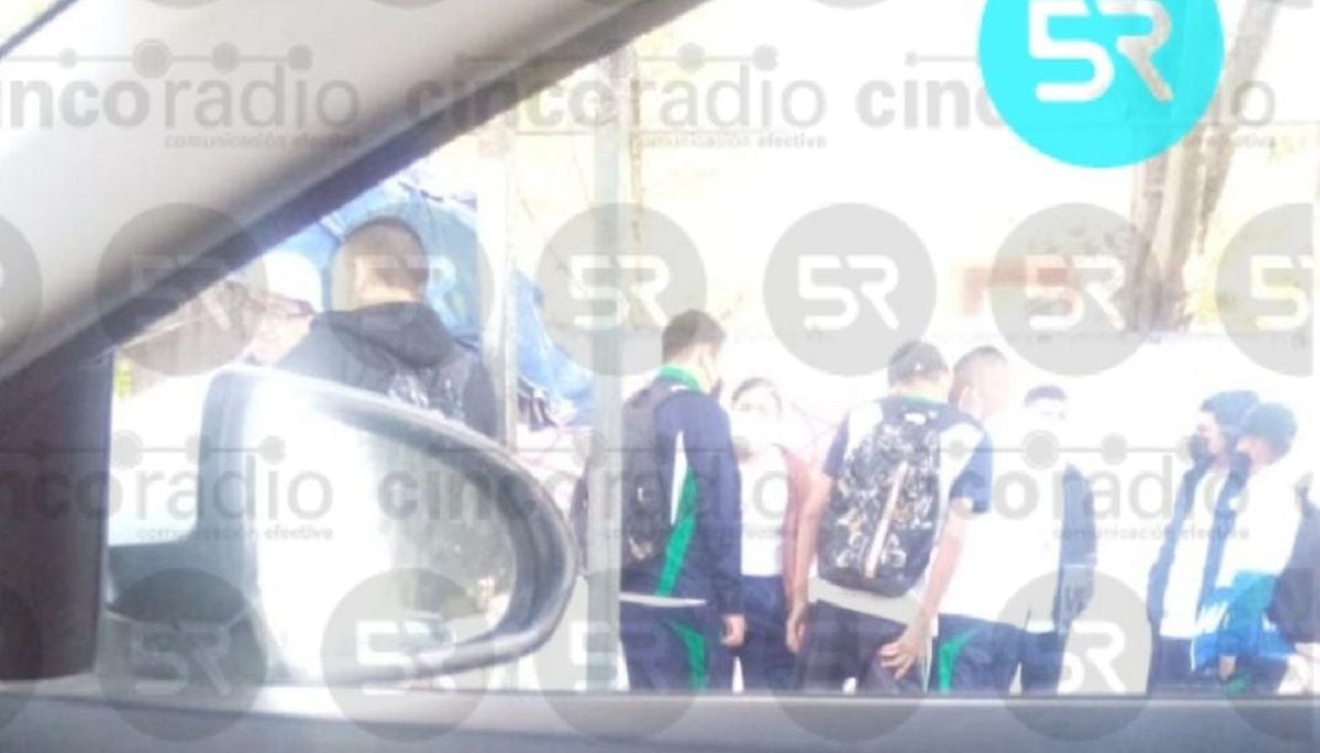 Captan a alumnos del COBAEP en la calle y con uniforme en Loma Bella 1 cobaep