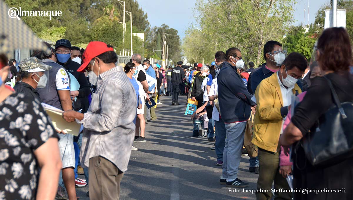 Caos en la jornada de vacunación en CU; reportan espera de cuatro horas 2 cultura fisica vacuna covid10