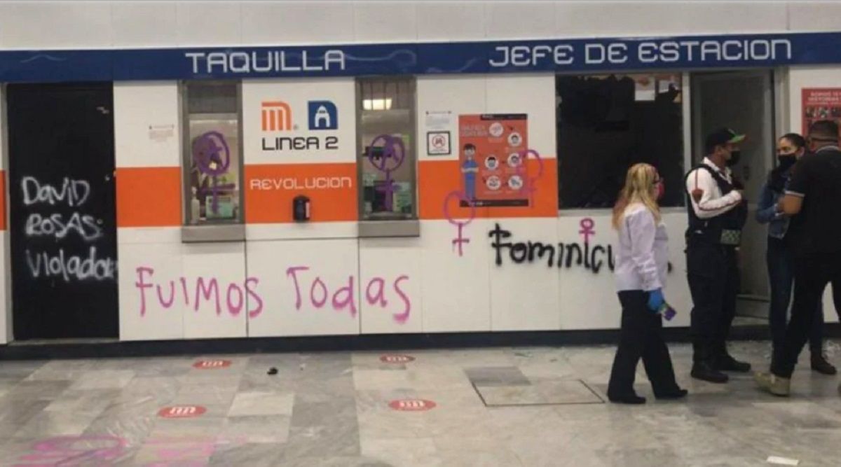 8M: Encapsulan a encapuchadas que causaron destrozos en el Metro Revolución 1 feminist 1